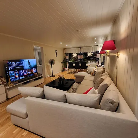 Spacious & Modern In With Free Parking Trondheim