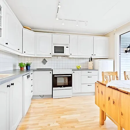 Spacious & Modern In With Free Parking Trondheim